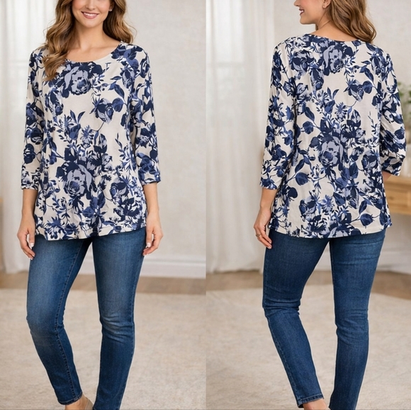 Nally & Millie Tops - NWT Nally & Millie Floral Knit Top – Size Small NWT